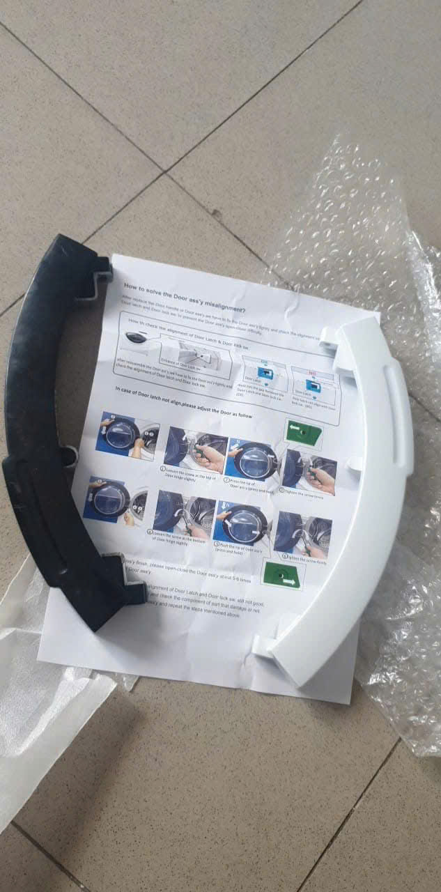 Tay nắm cửa máy giặt hitachi chính hãng kèm theo hướng dẫn lắp đặt từ nhà sản xuất Hitachi.jpg