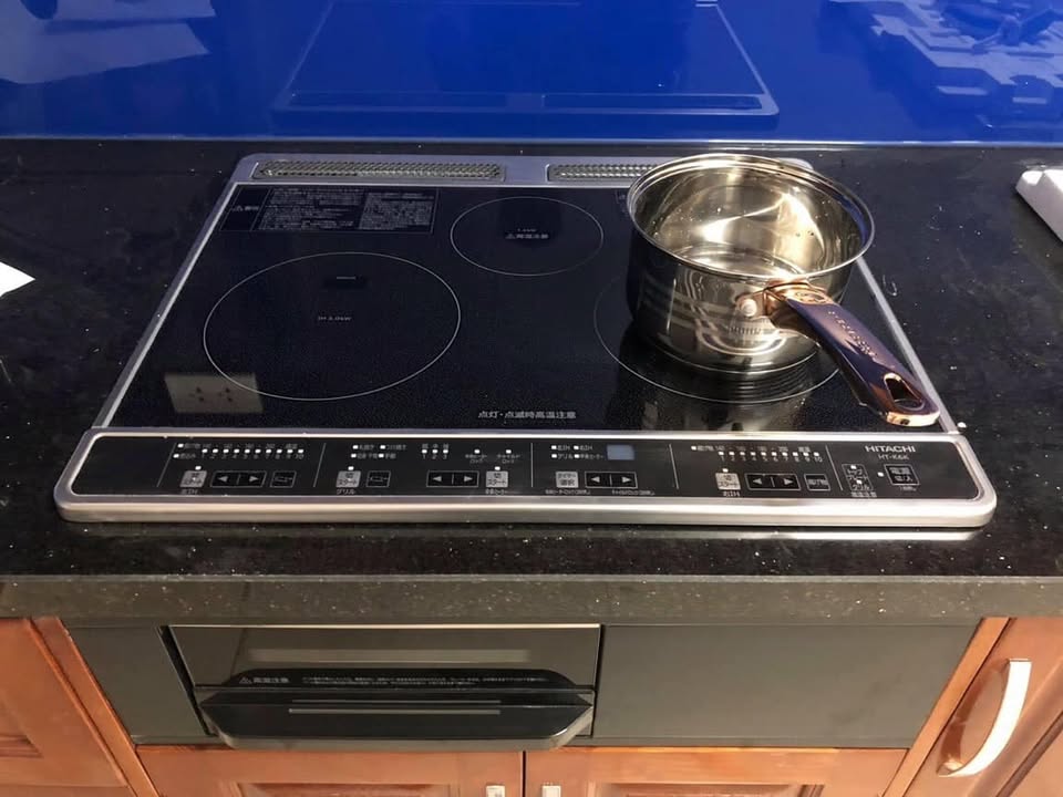 Bếp từ Hitachi với độ bền bỉ cao cùng mẫu mã đa dạng luôn là sự lựa chọn tin cậy cho không gian bếp mỗi gia đình