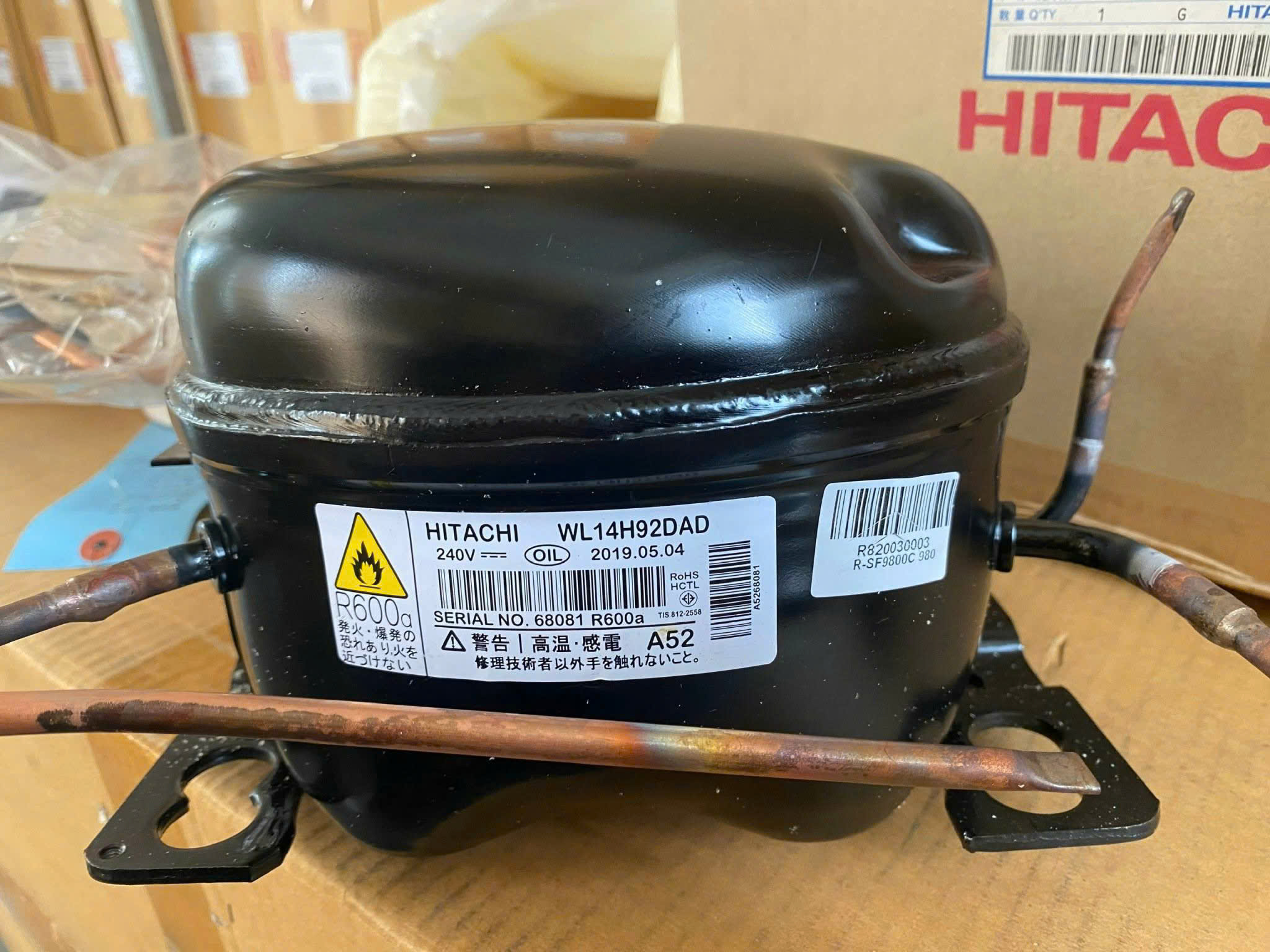 Block lốc hay còn gọi là máy nén tủ lạnh Hitachi chính hãng mới 100%