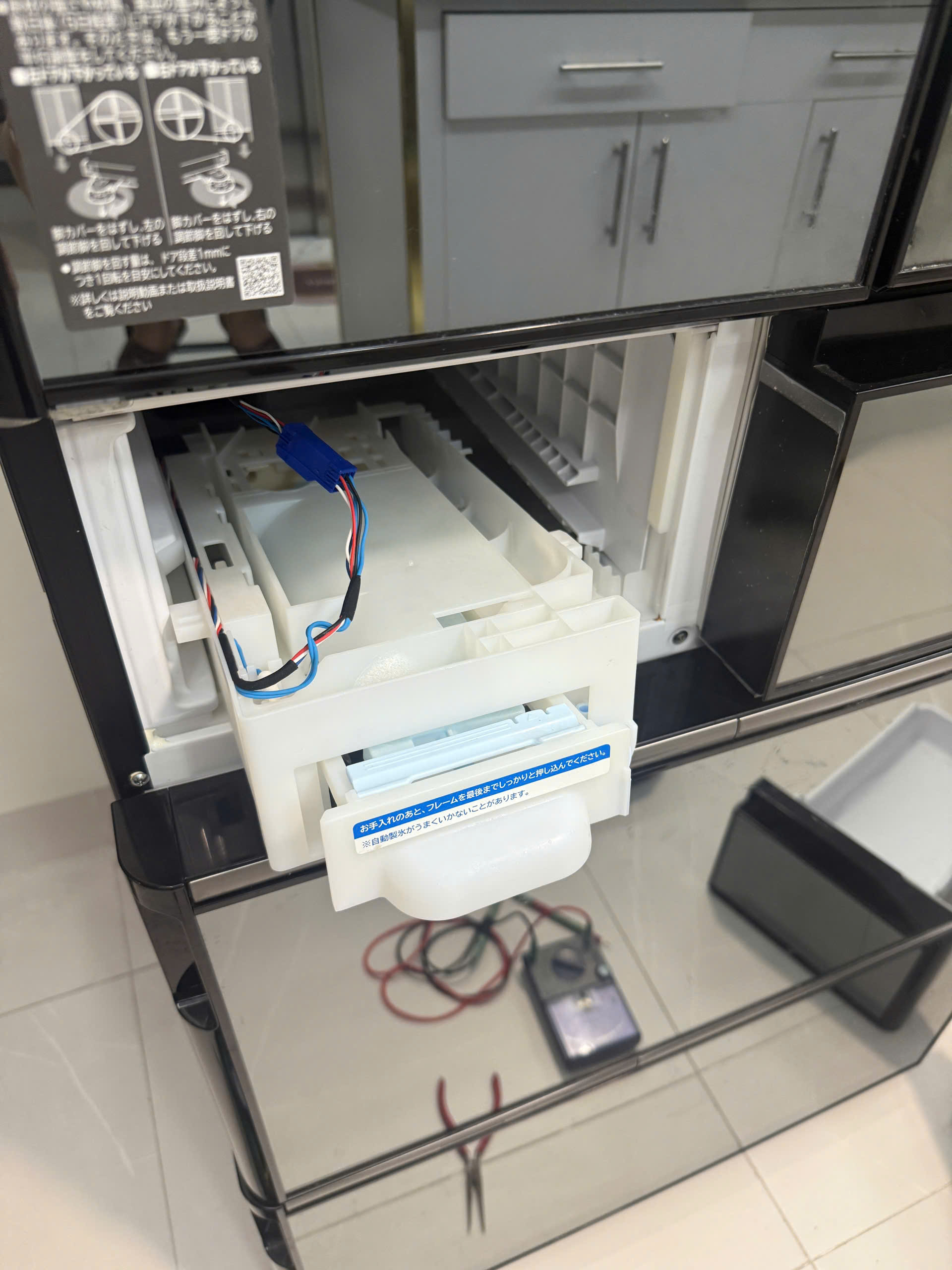 Tủ lạnh hitachi Nhật nhấp nháy đèn khóa 3 lần nguyên nhân do đâu và cách khắc phục thế nào