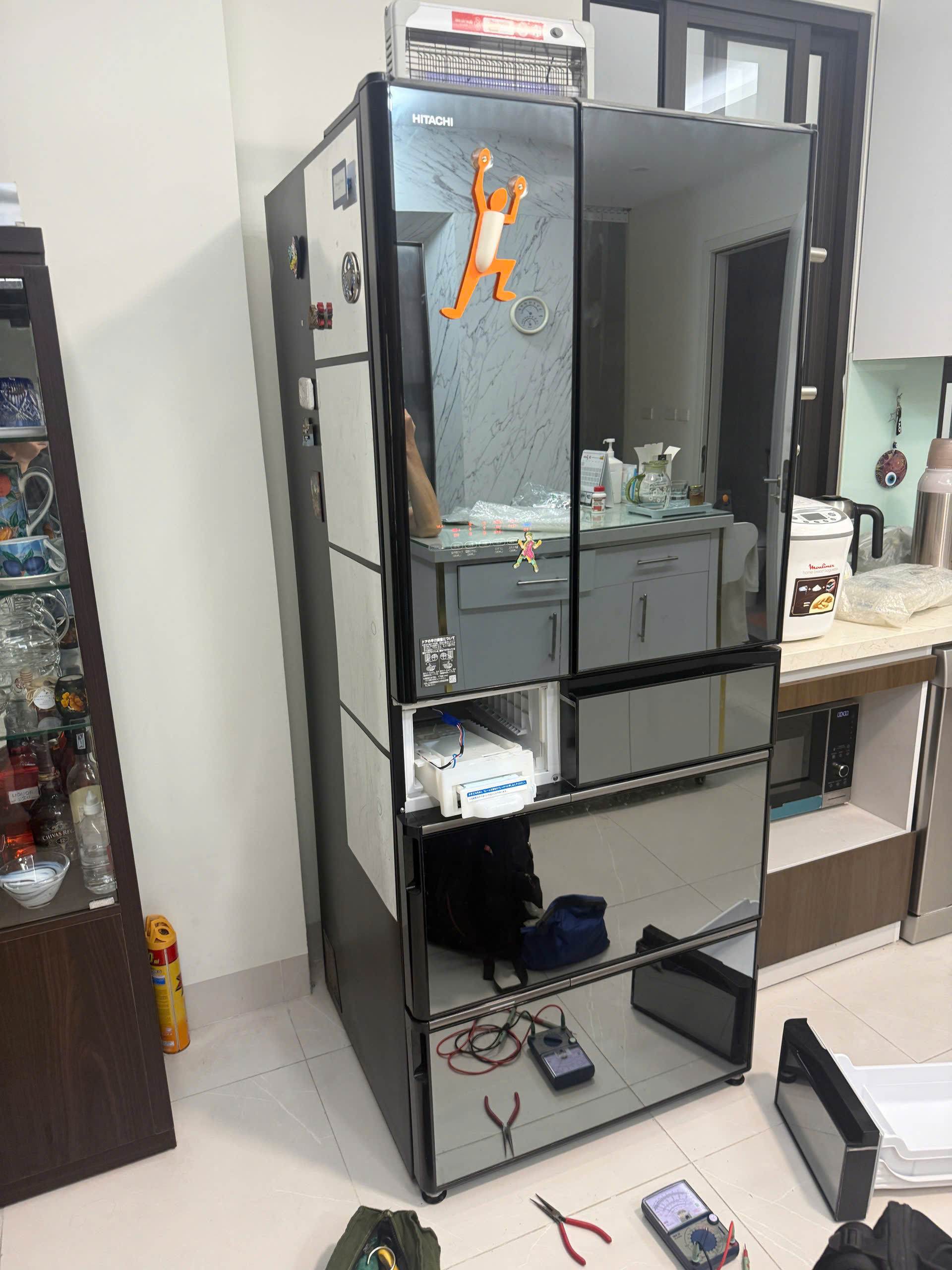 Tủ lạnh hitachi nội địa Nhật được thiết kế với các linh kiện cao cấp yêu cầu kỹ thuật có chuyên môn tốt để xử lý