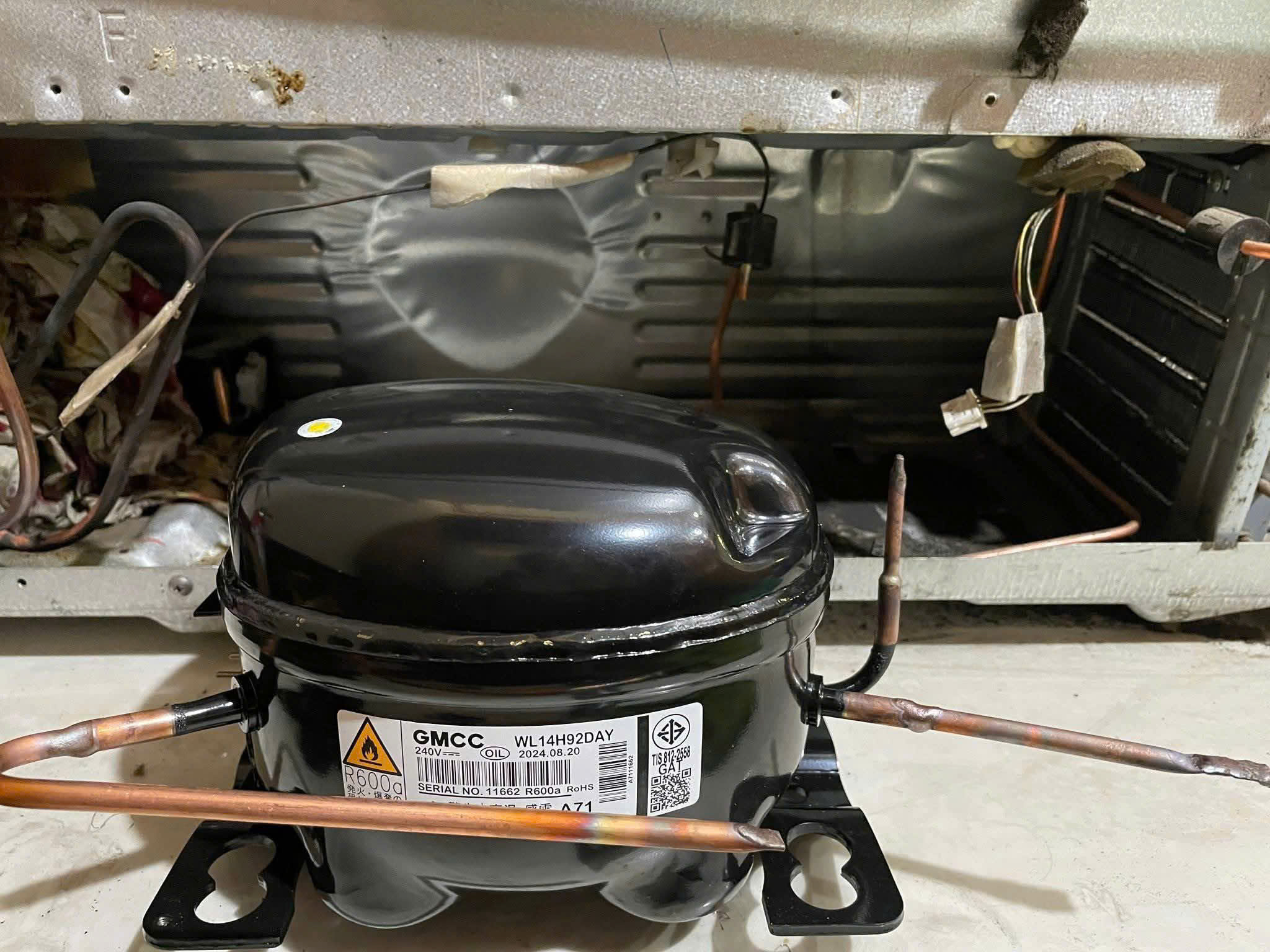 Dịch vụ thay thế lốc block máy nén tủ lạnh hitachi nội địa Nhật tại nhà khu vực Tây Hồ
