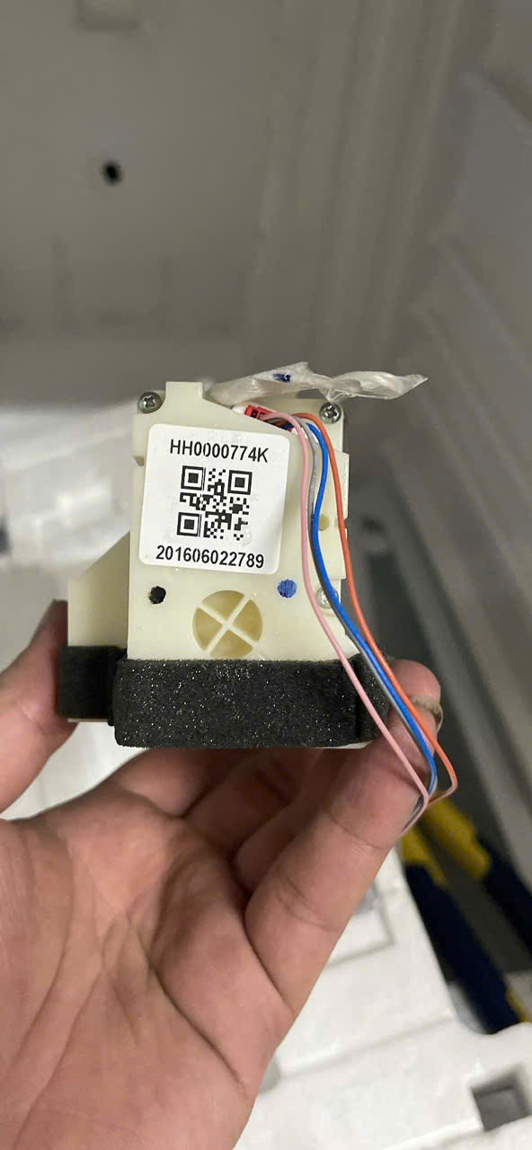 Moto chia gió chính hãng Hitachi bảo hành dài hạn sau khi thay