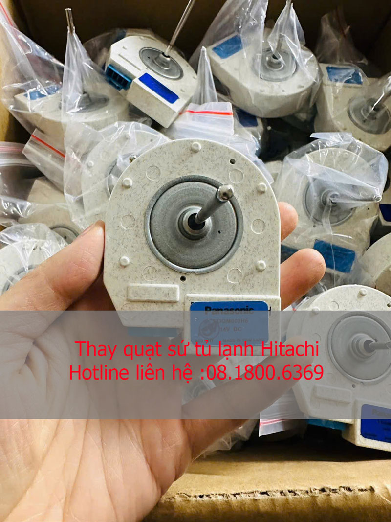Thay-quạt-sứ-tủ-lạnh-Hitachi