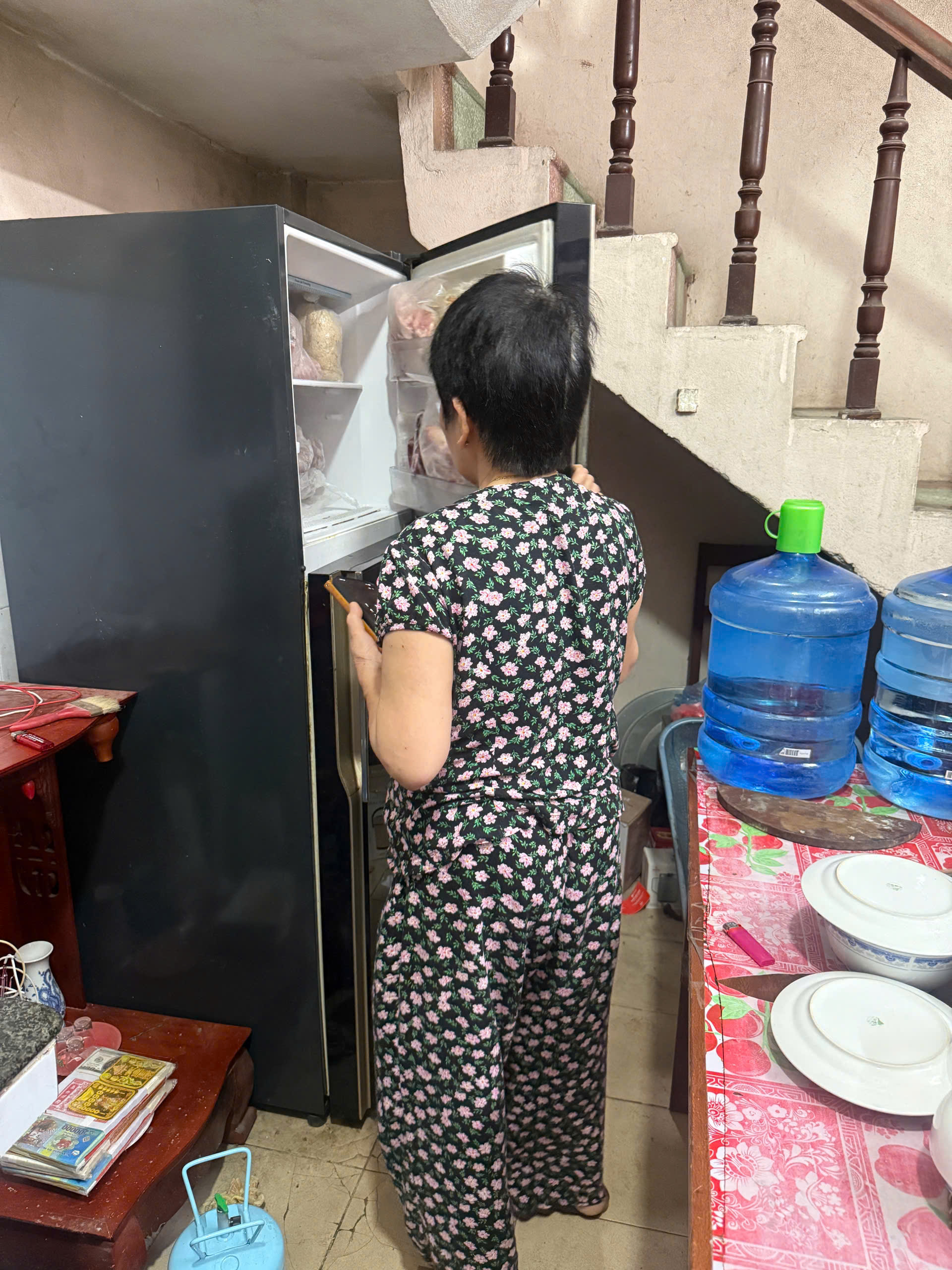 Tư vấn khách hàng sử dụng giúp tủ lạnh hitachi hoạt động bền bỉ và ổn định