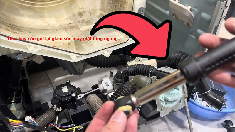 thụt hay còn gọi lại giảm sóc máy giặt lồng ngang