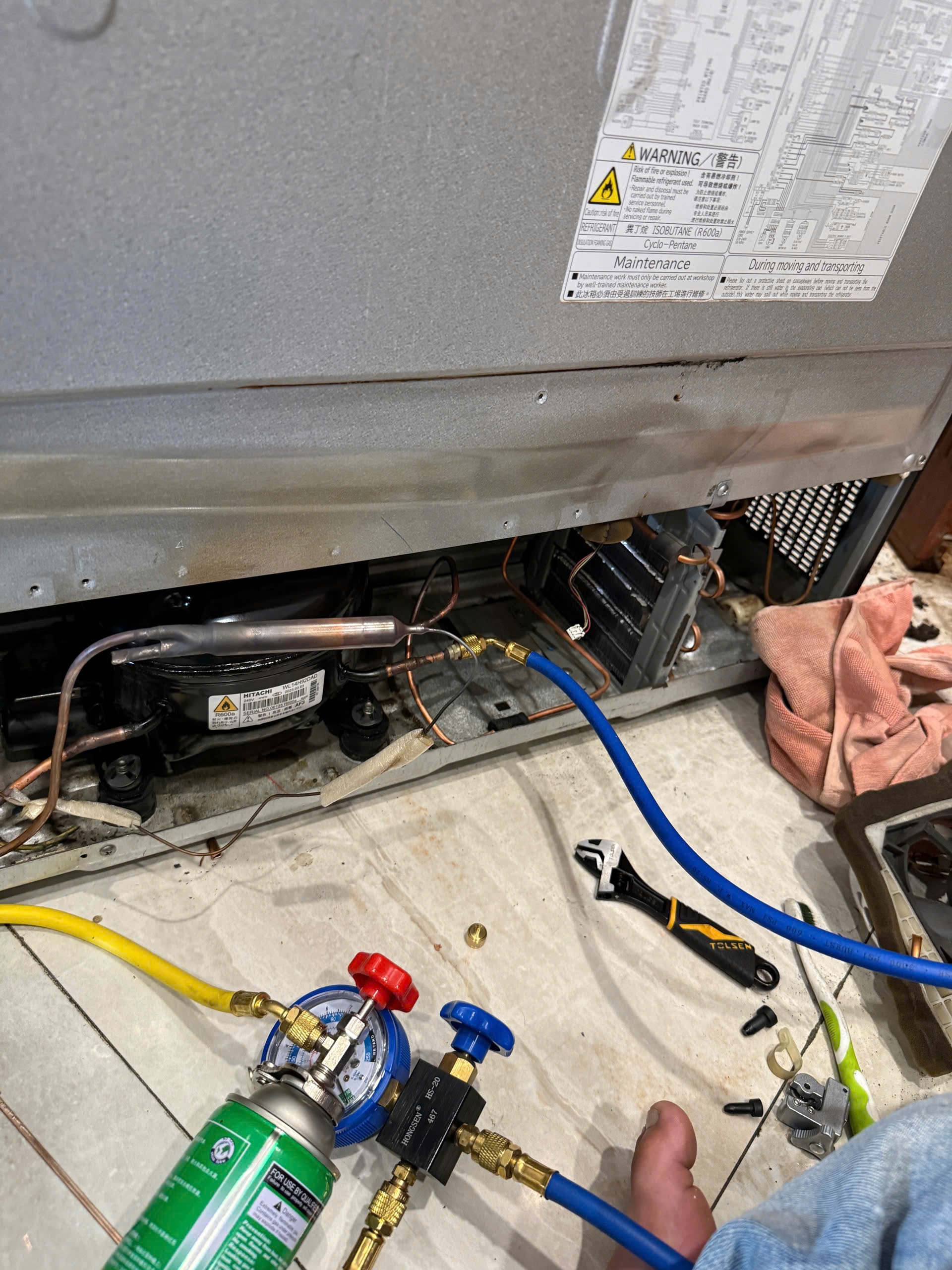Kỹ thuật xử lý tắc gas tủ lạnh hitachi tại nhà khách hàng