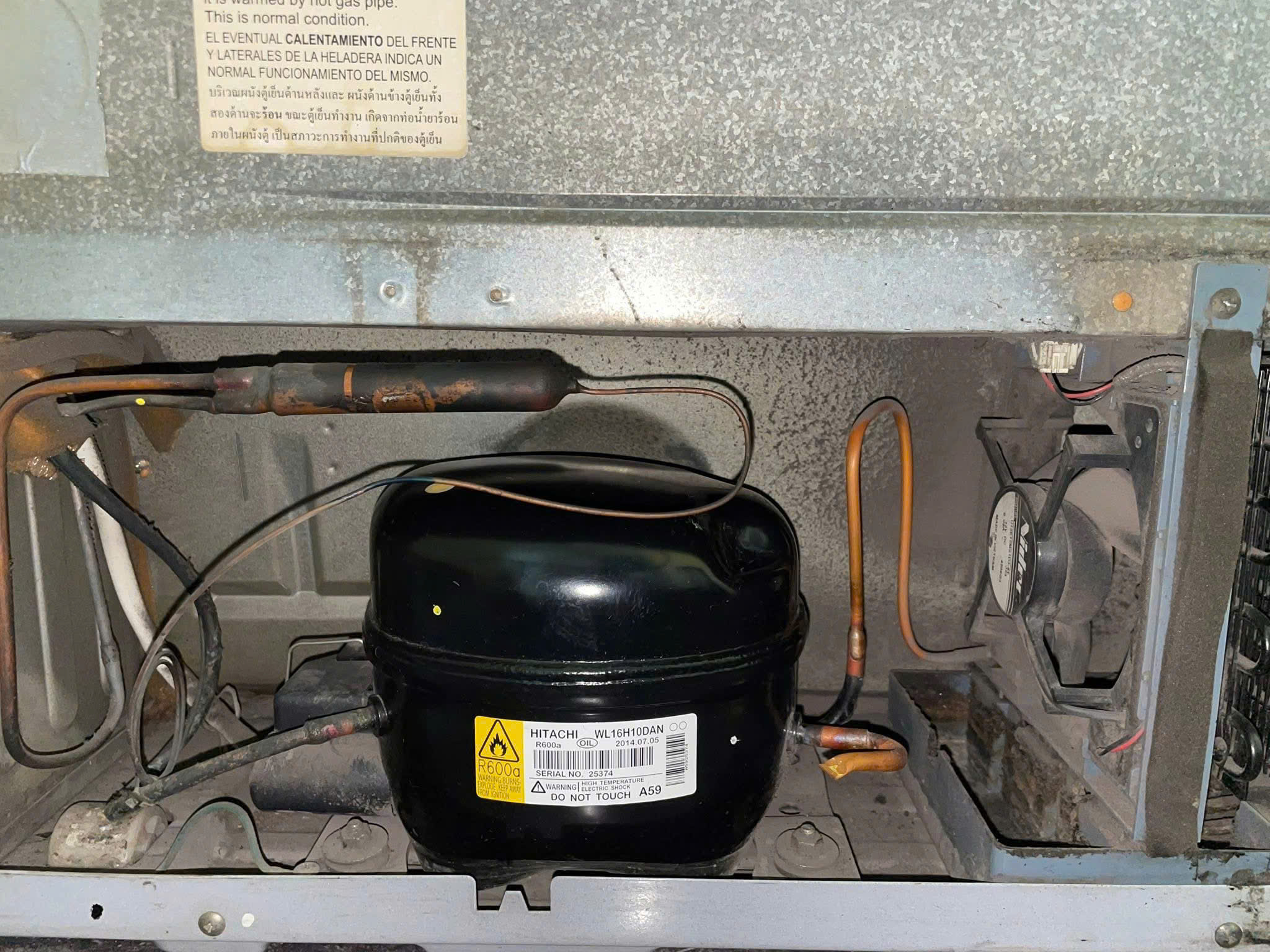 Thay lốc tủ lạnh hitachi tại nhà khách hàng ở Ân Thi