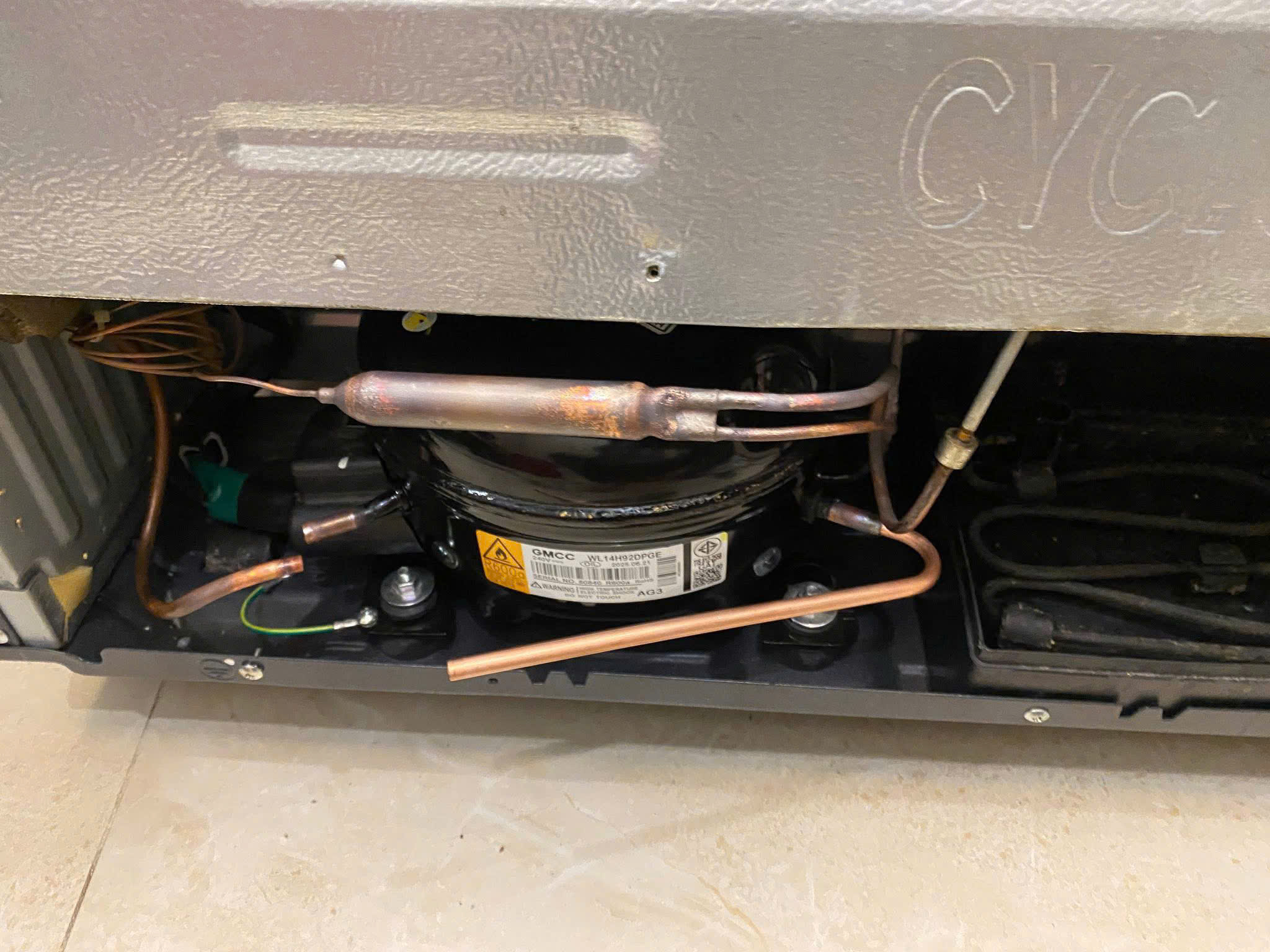 Thay lốc máy nén tủ lạnh Hitachi tại Yên Lạc