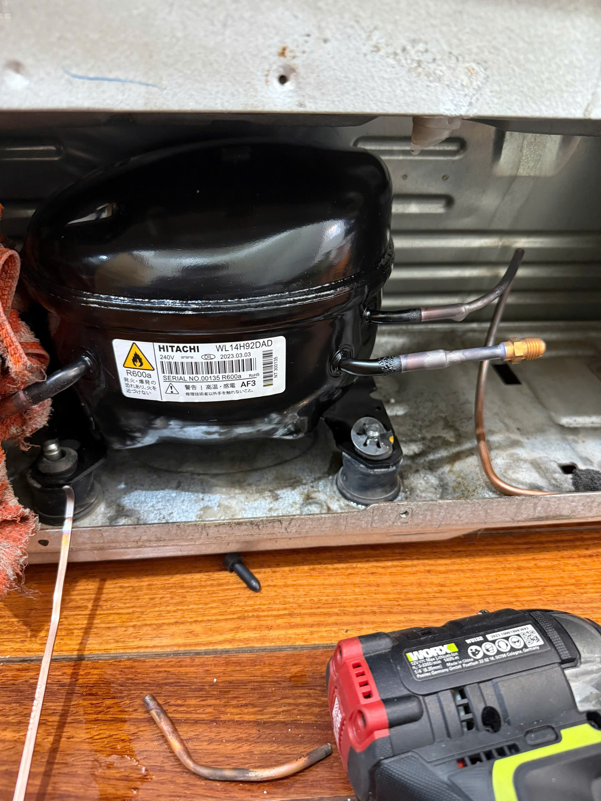 Thay lốc máy nén tủ lạnh hitachi ở Phú Lương Thái Nguyên