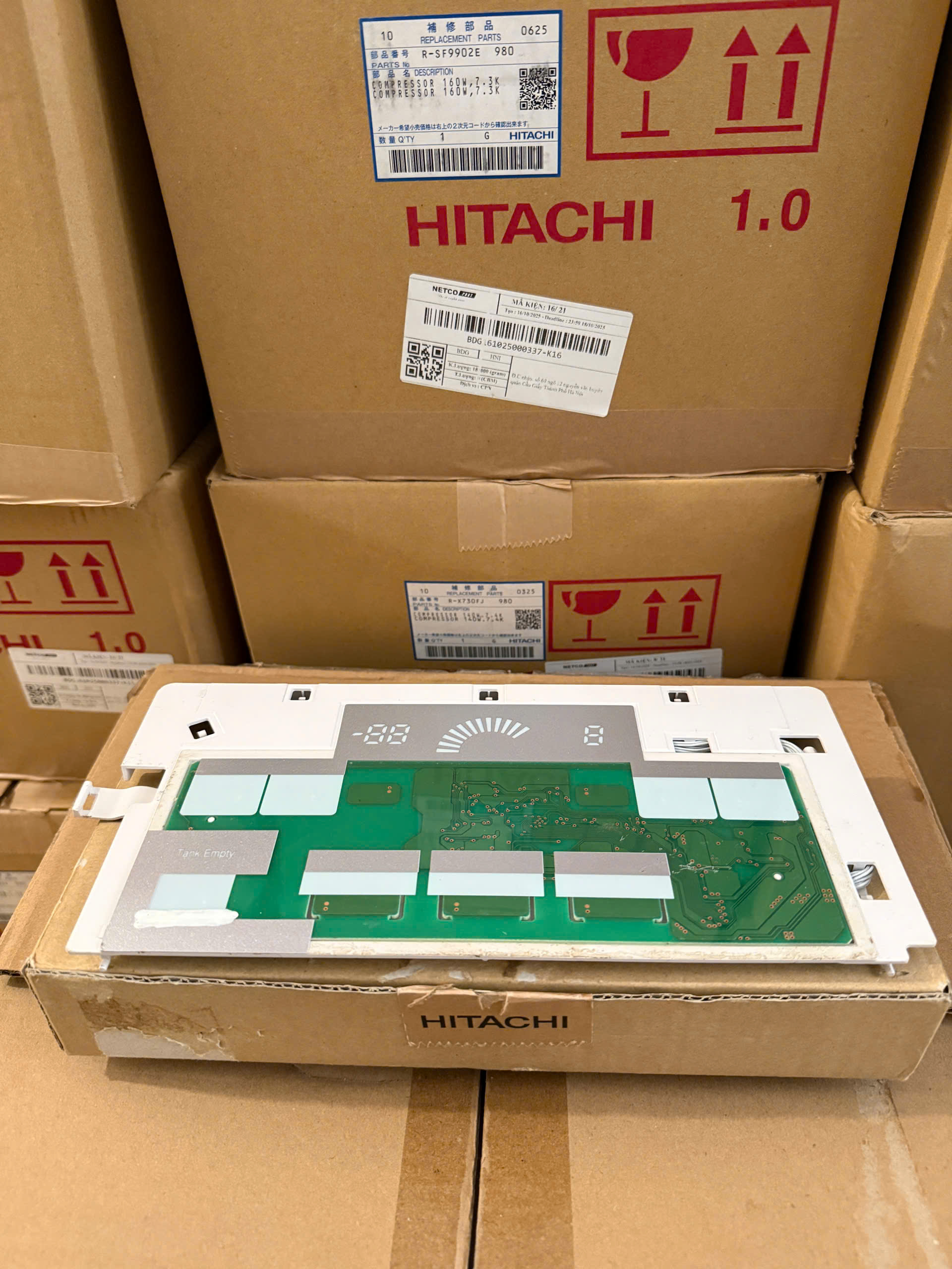 Bo màn hình tủ lạnh Hitachi mầu trắng