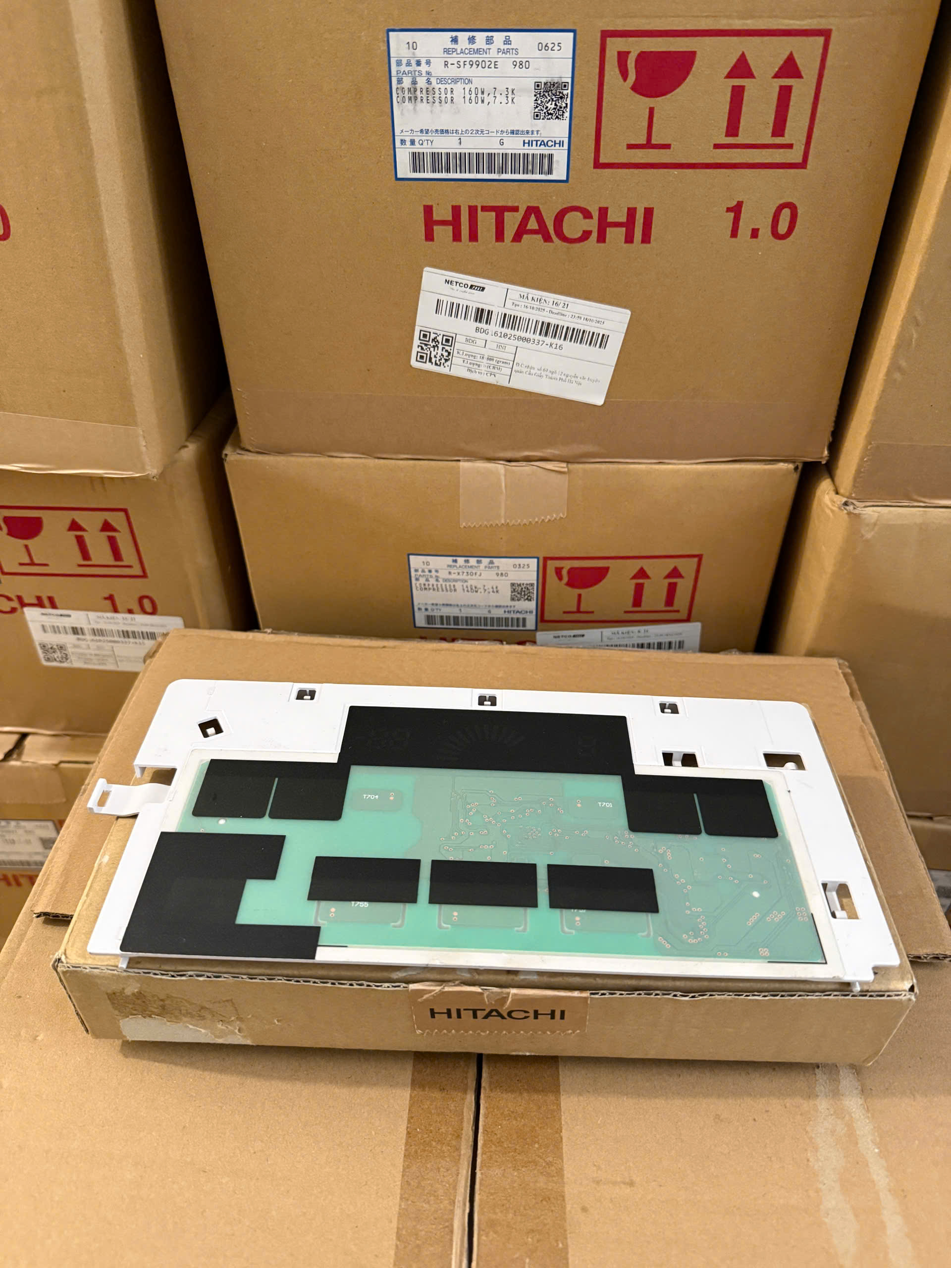 Boar mạch màn hình tủ lạnh hitachi mầu đen