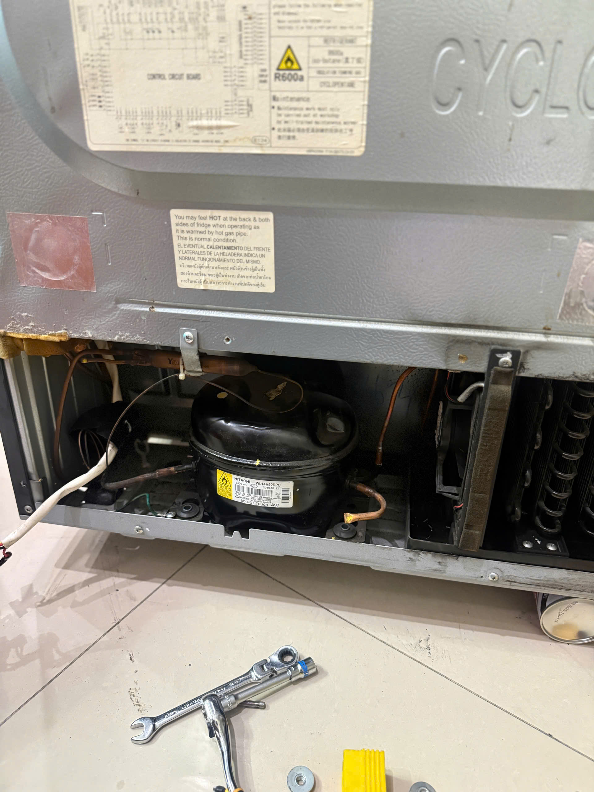 Thay lốc máy nén tủ lạnh Hitachi tại Bắc Ninh