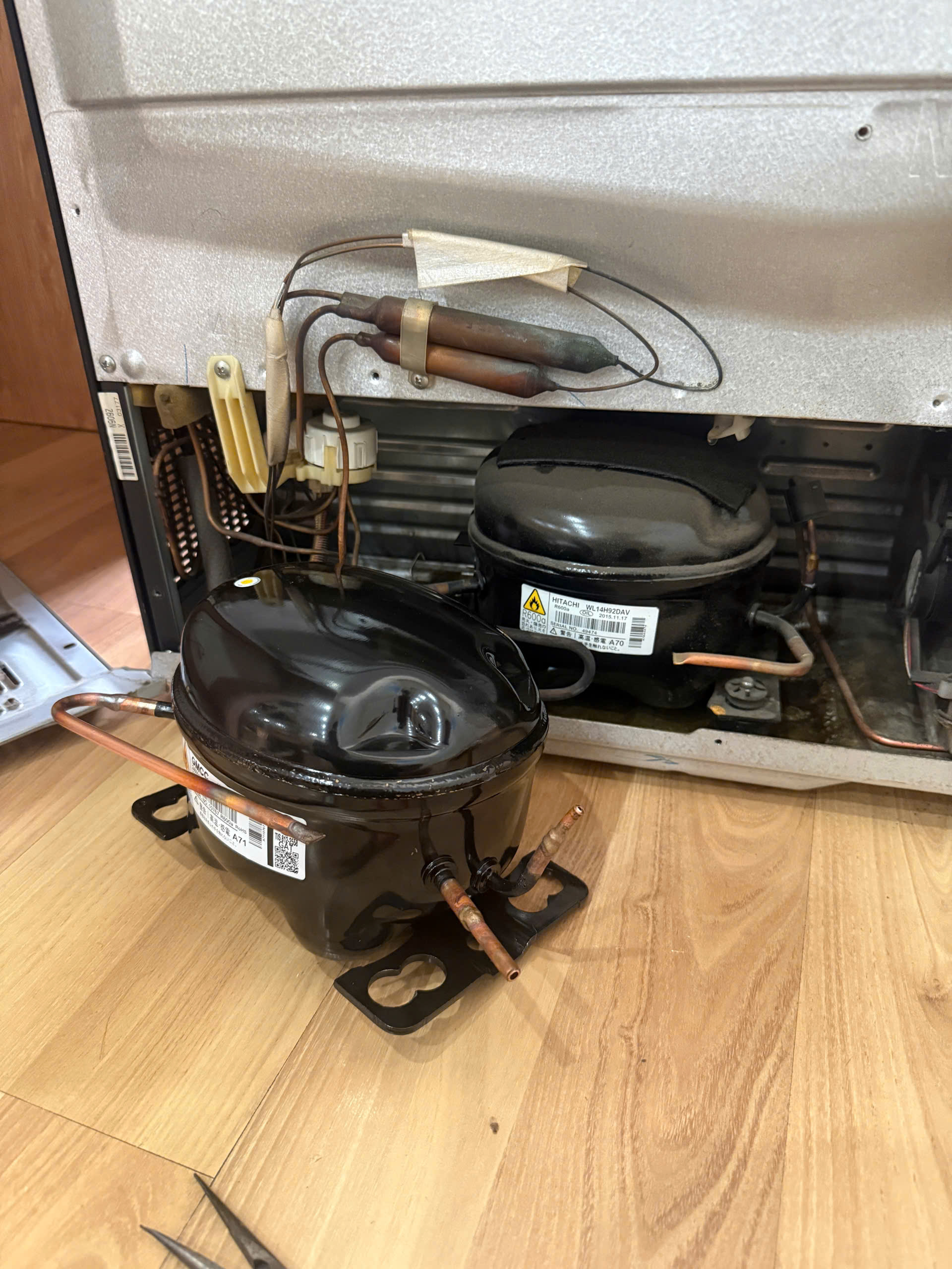 Thay lốc máy nén tủ lạnh Hitachi ở Bình Dương