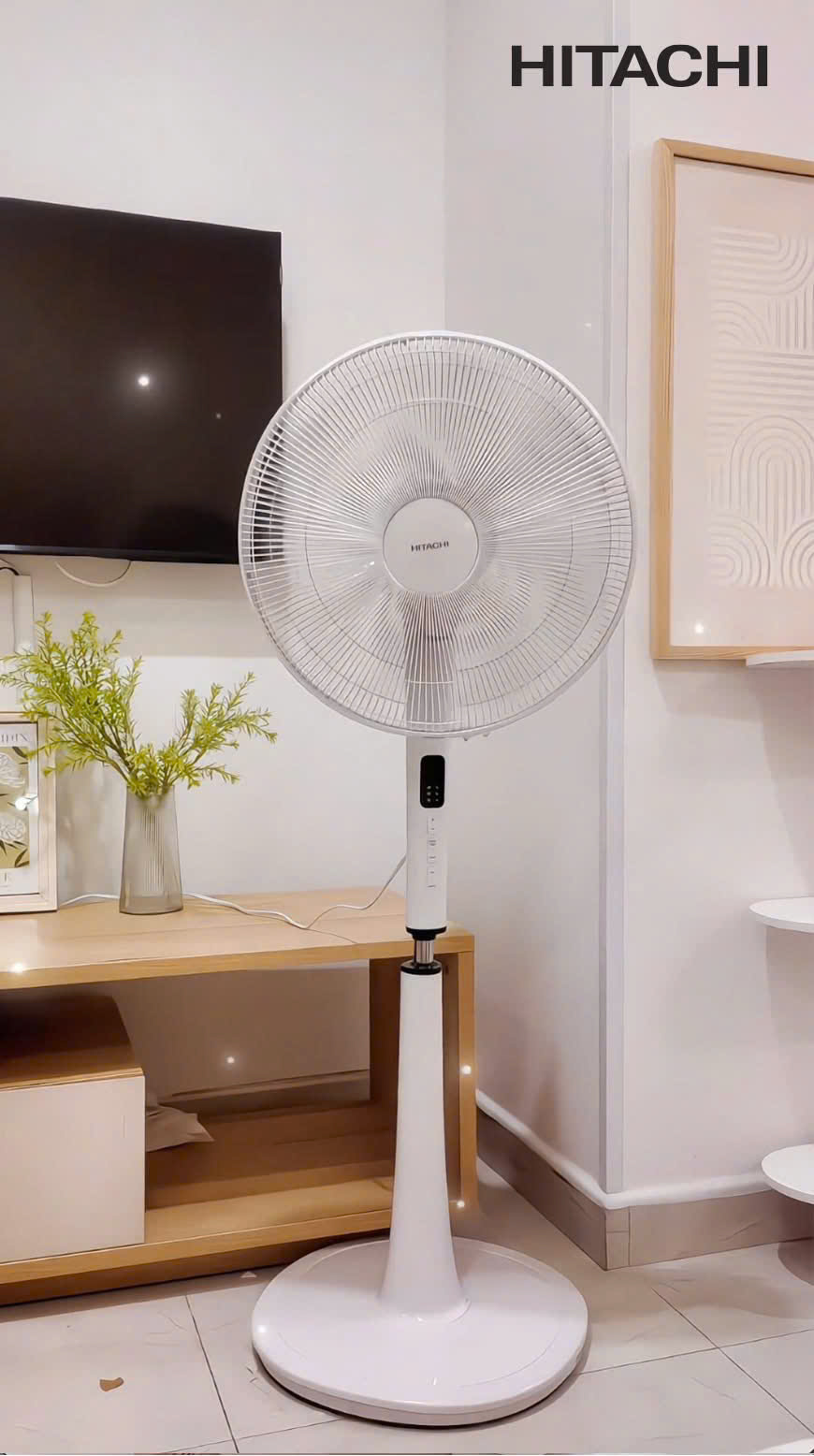 quạt đứng Hitachi sự lựa chọn hoàn hảo