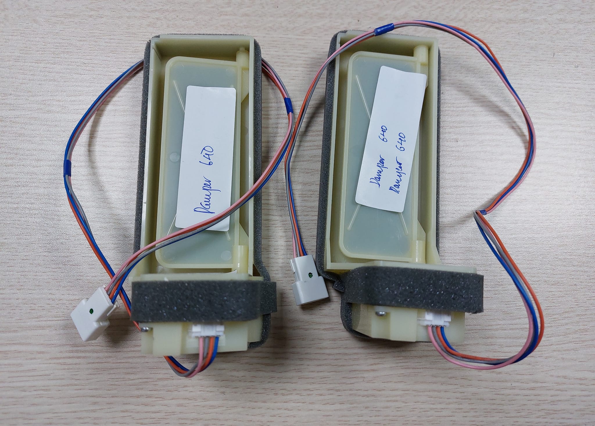 Damper chia gió tủ lạnh Hitachi