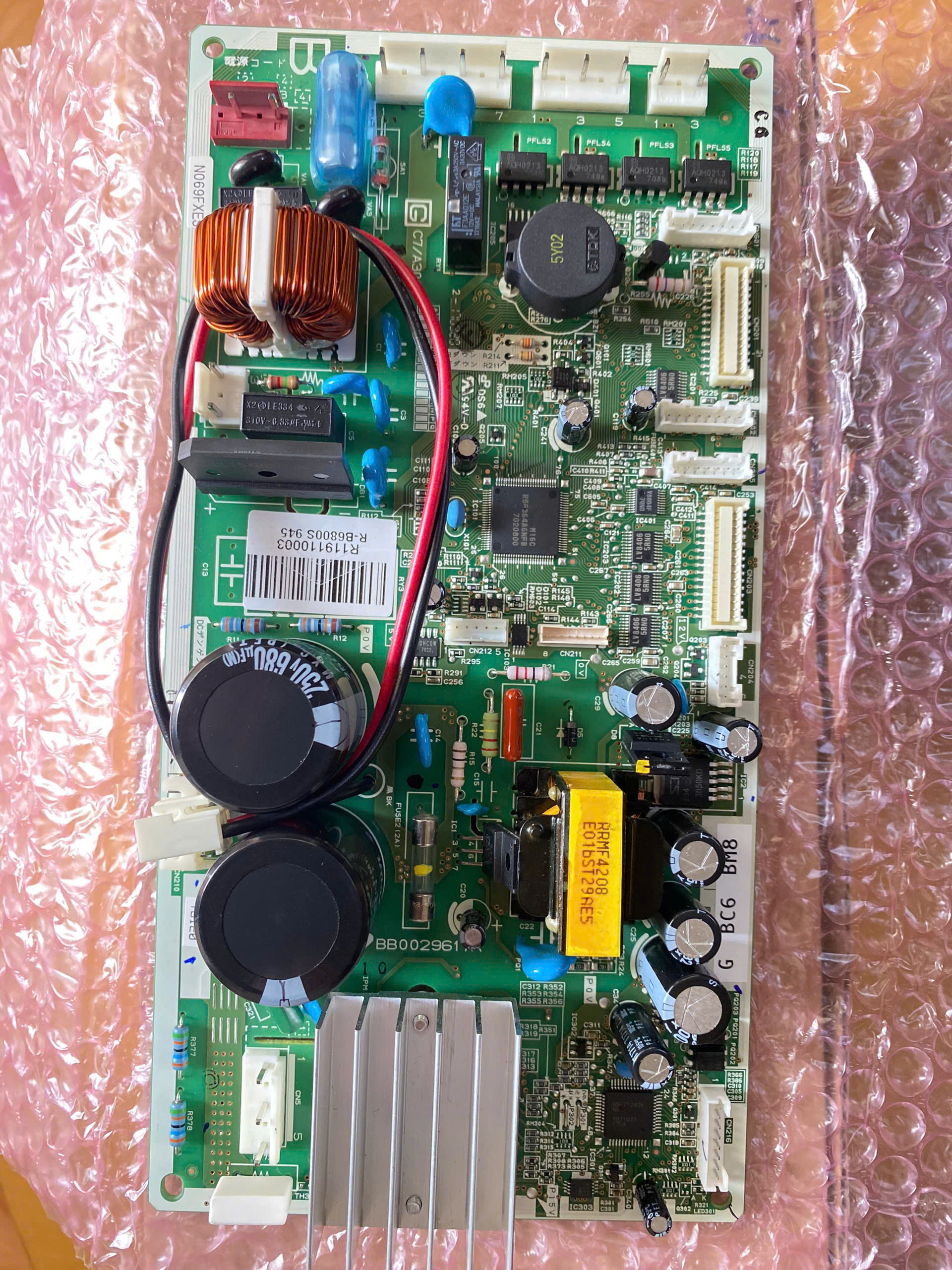 Boar mạch tủ lạnh Hitachi R-B6200 và R-B6800S