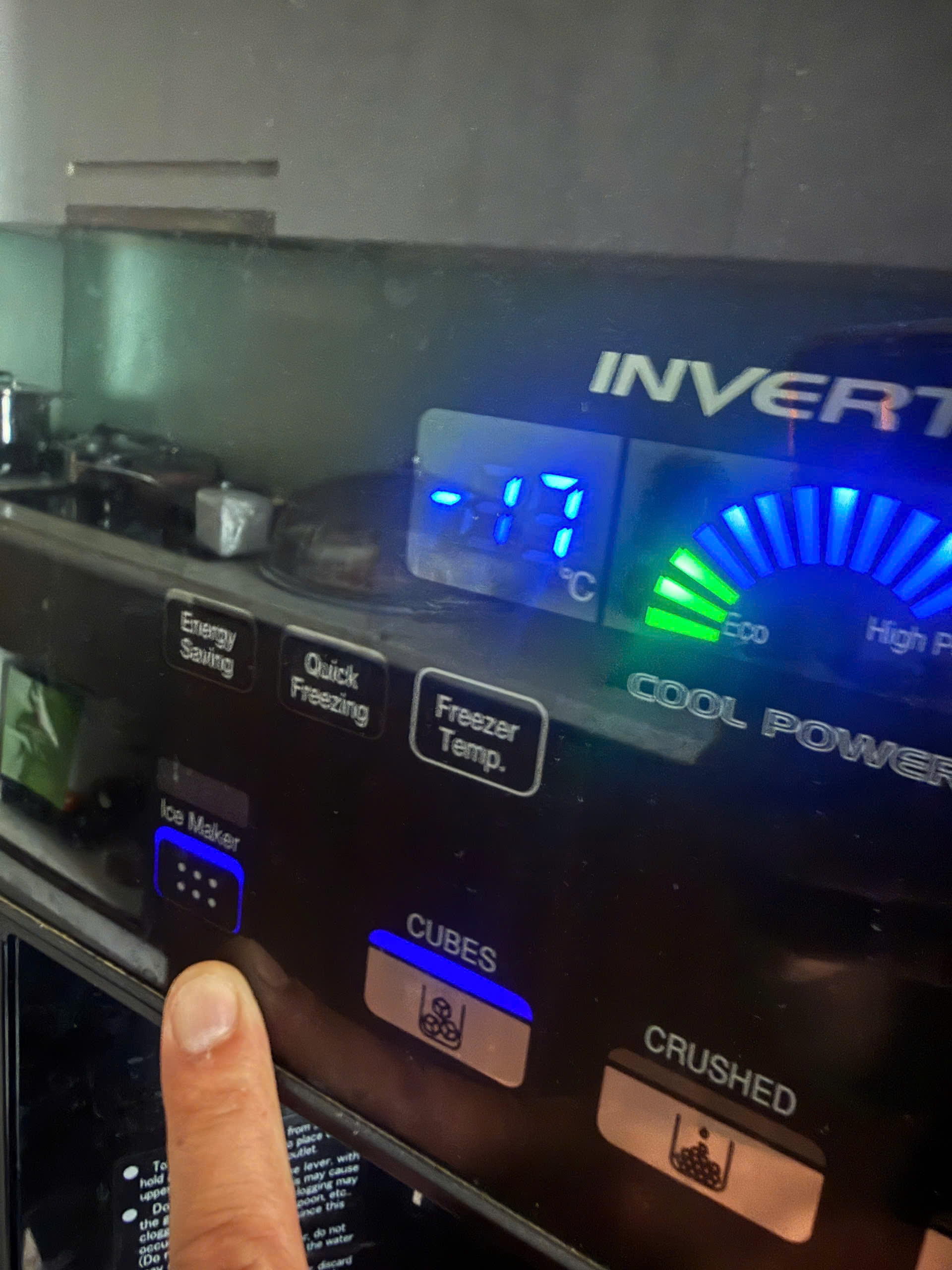 Đèn Ice Maker sáng chế độ làm đá tự động kích hoạt